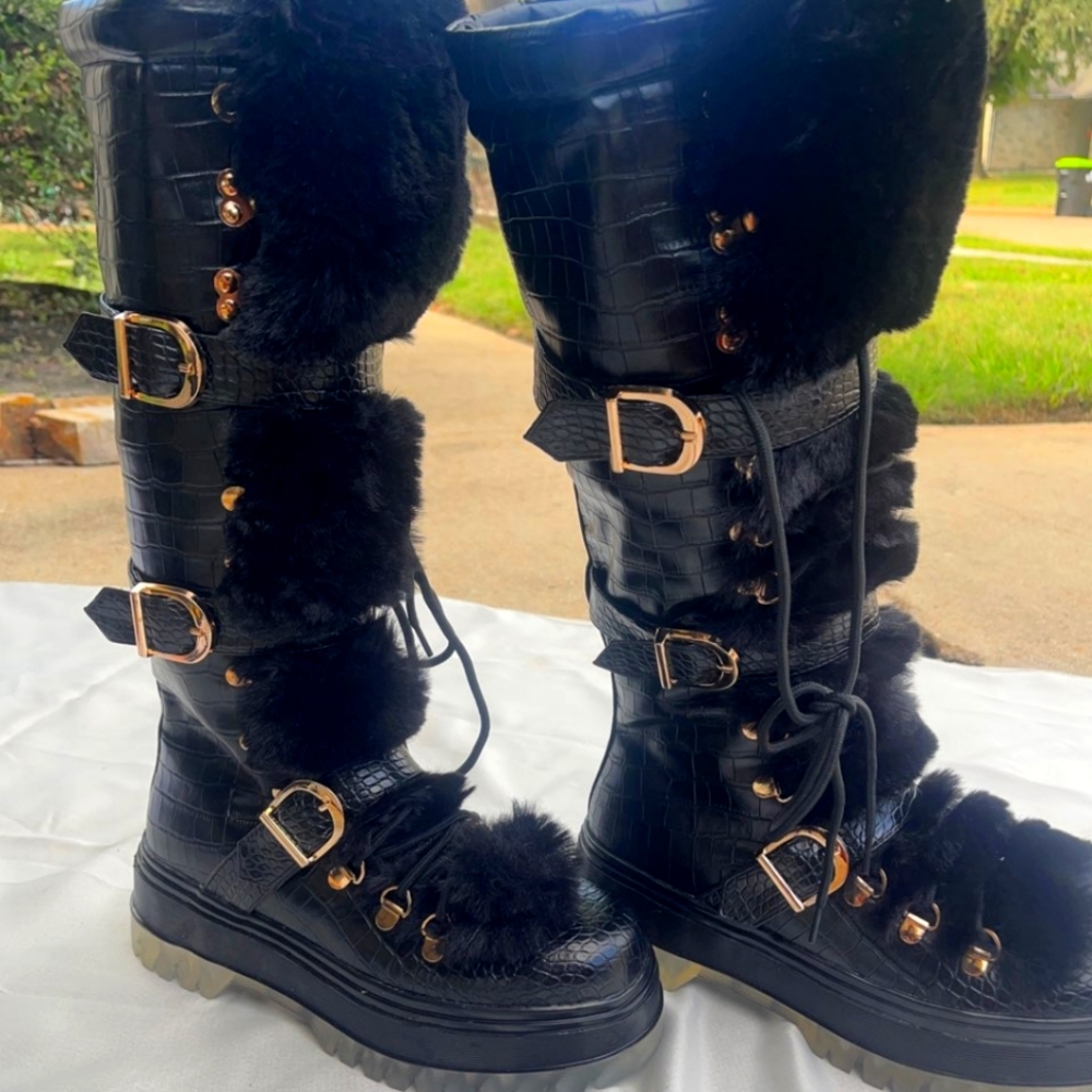 AZALEA WANG FLATFORM SNOW DAYS BOOT IN BLACK